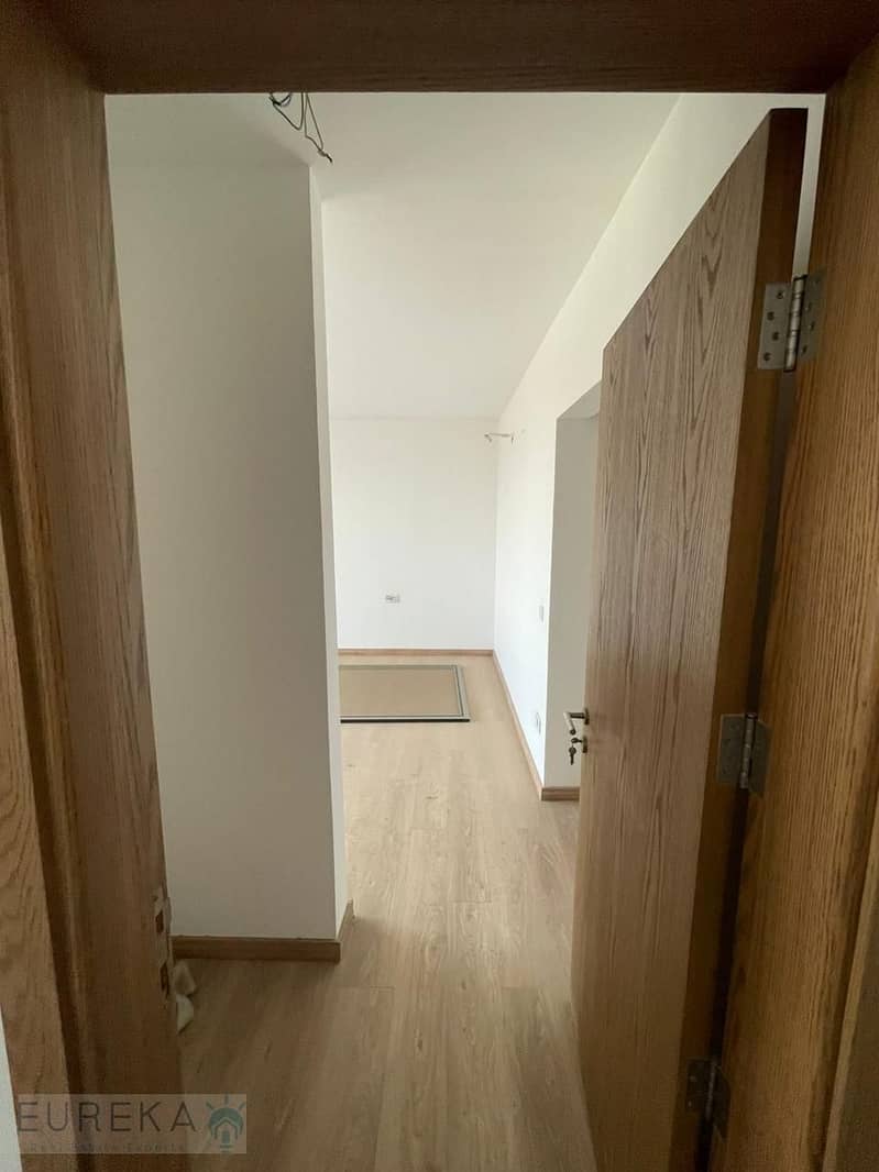 13 PHOTO-2025-12-01-13-14-42 (8). jpg