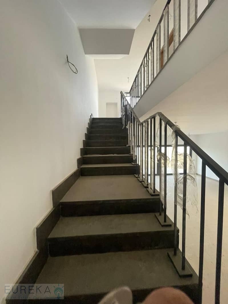 15 PHOTO-2025-12-01-13-14-43 (9). jpg