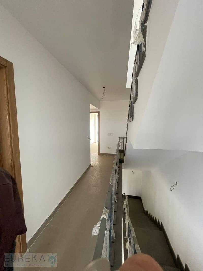 16 PHOTO-2025-12-01-13-14-43 (10). jpg