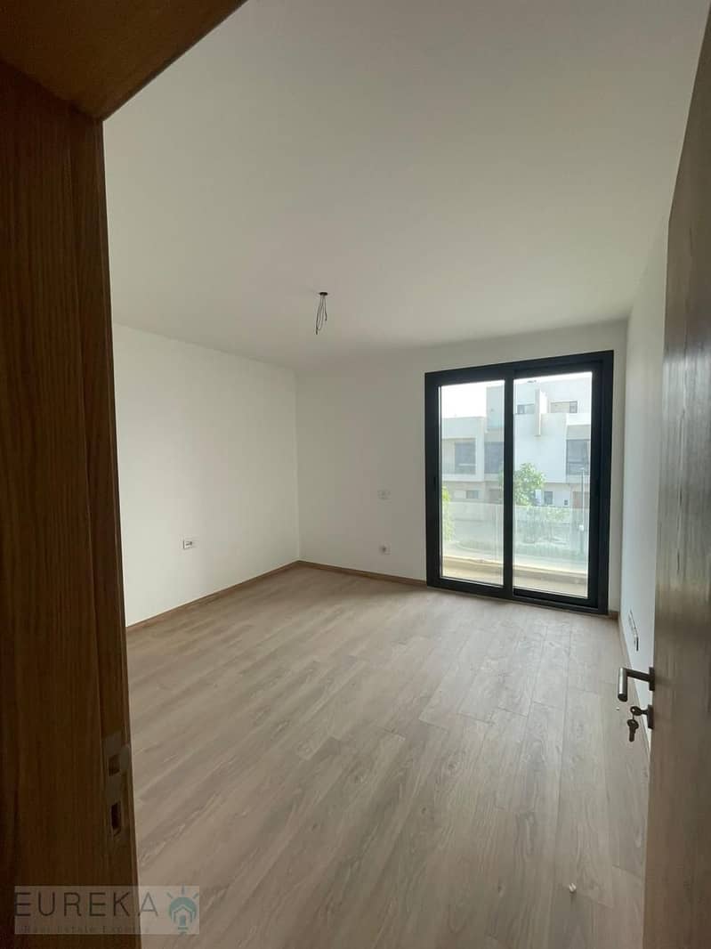 17 PHOTO-2025-12-01-13-14-43 (11). jpg