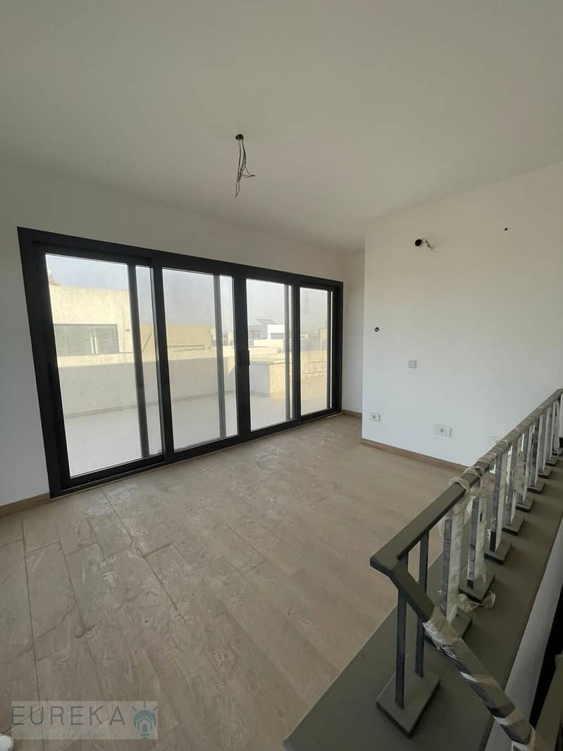 24 PHOTO-2025-12-01-13-14-45 (18). jpg