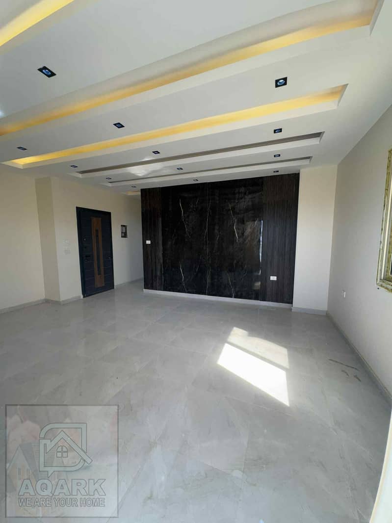 5 2d12e89c-4374-4223-8657-2bb2c0777485. jpg