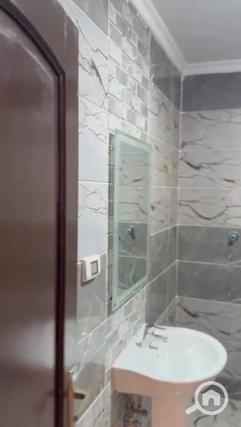 4 WhatsApp Video 2025-11-25 at 15.27. 48_473865c1 - frame at 0m5s. jpg