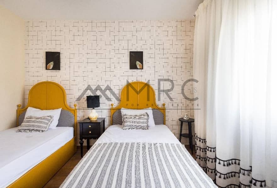 12 770f3fe0-25fe-4e0e-a309-bc29405ad7d4. jpg