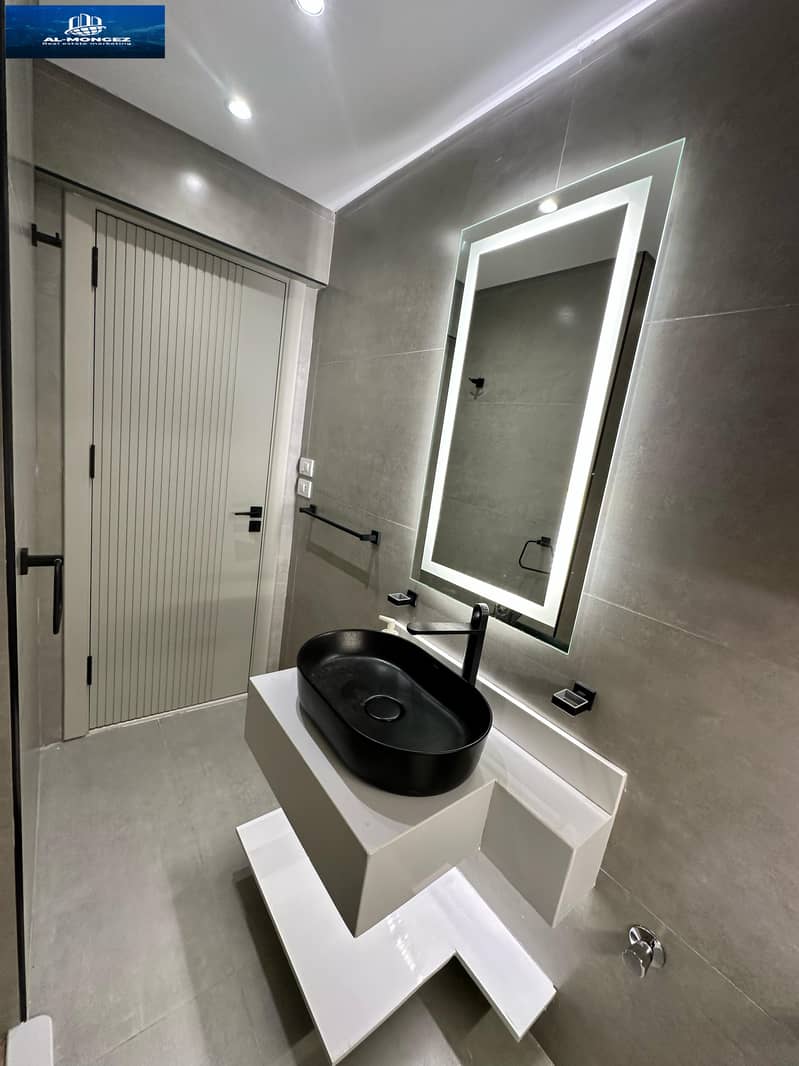 4 WhatsApp Image 2025-12-02 at 14.56. 00_85ffc557. jpg