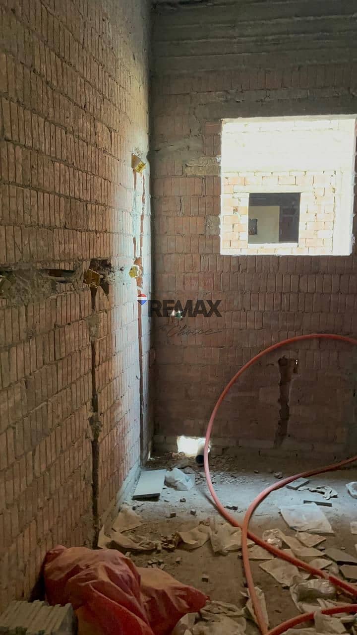 10 50f8370d-a59e-4856-9804-35fbf9074455. jpg