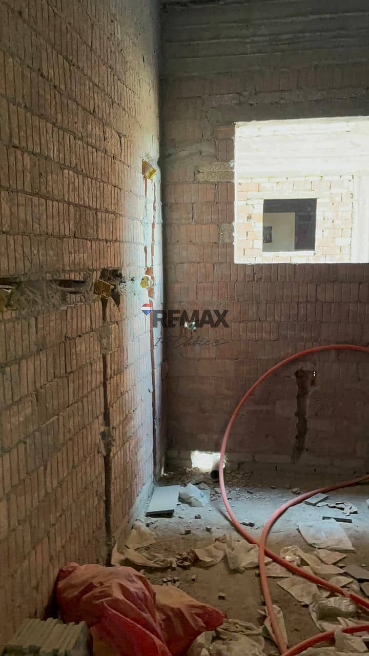 18 93783699-d672-424d-bf5c-48d4629c7ffa. jpg