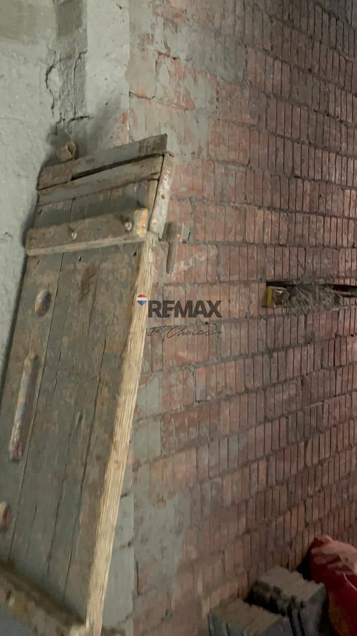 24 dfcf4cc2-29a9-432d-8469-1dab28f9b318. jpg