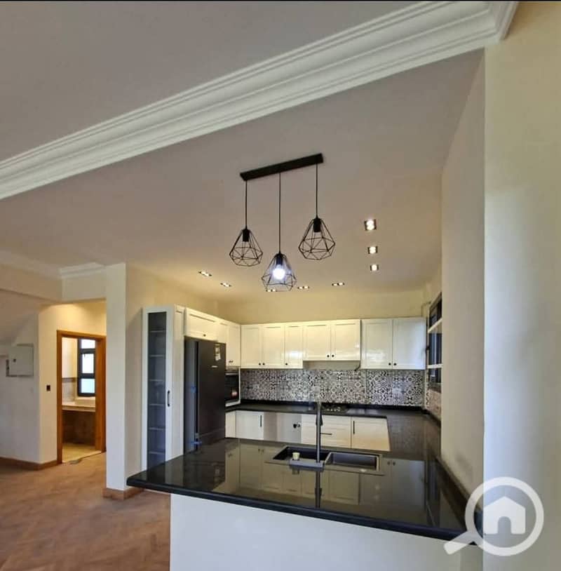 4 e93e2a9e-0f50-45db-bf5e-df9fbca9c2c2. jpg