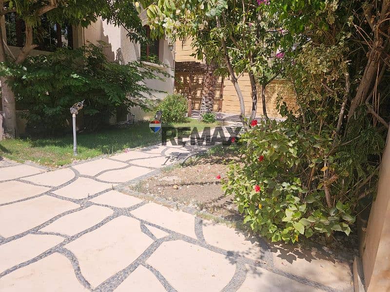 14 116458b7-feaf-4798-8752-65a08d4af286. jpg