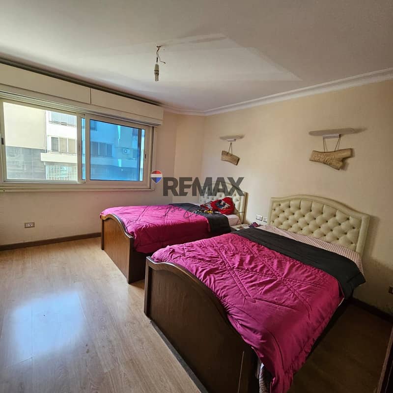 8 d79769b5-2b56-425f-ad54-34615dd739c1. jpg