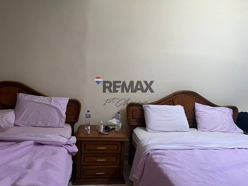 4 1f2a50bb-ba93-402a-8b05-44e86ae4cfba. jpg