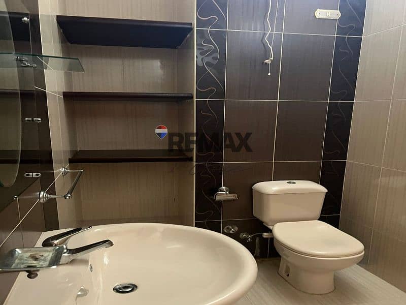 16 b442b923-69b3-4bd7-9ba7-4e44bb7a77c0. jpg