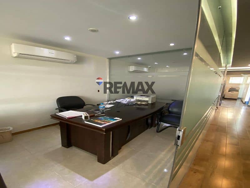 8 604ea238-72ee-4536-9e13-b1cc7f8ee309. jpg