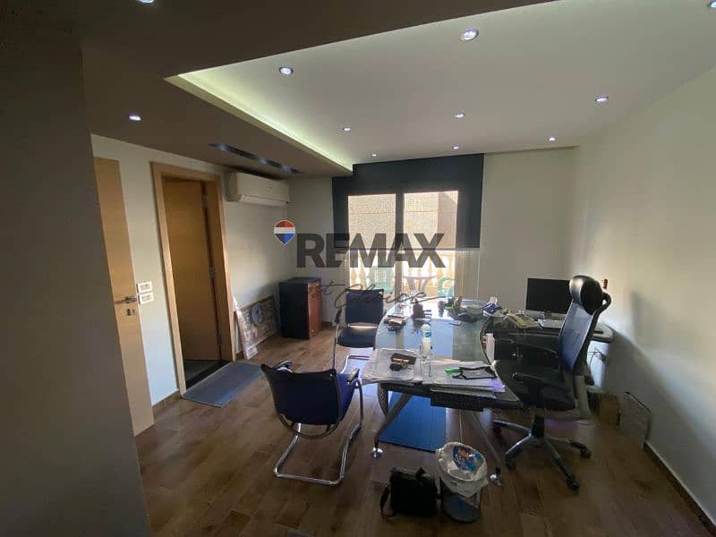 10 90504e1a-668e-48e7-bdb3-b055b4a53194. jpg