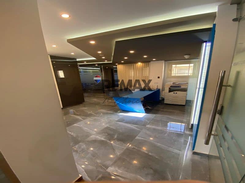 15 b414ac91-d4b4-47d2-b7ef-49c25864973d. jpg