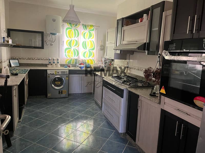 10 e0fcff93-1710-40cb-a094-b505f621d440. jpg