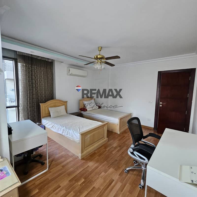 10 735923e6-e3f4-402c-8569-b7ae1b914cc2. jpg