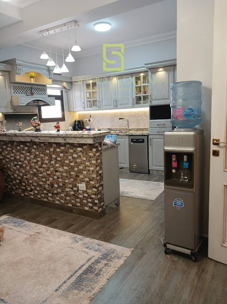 18 e6594ede-d6c7-471f-b2aa-3918c7d6dd62. jpg