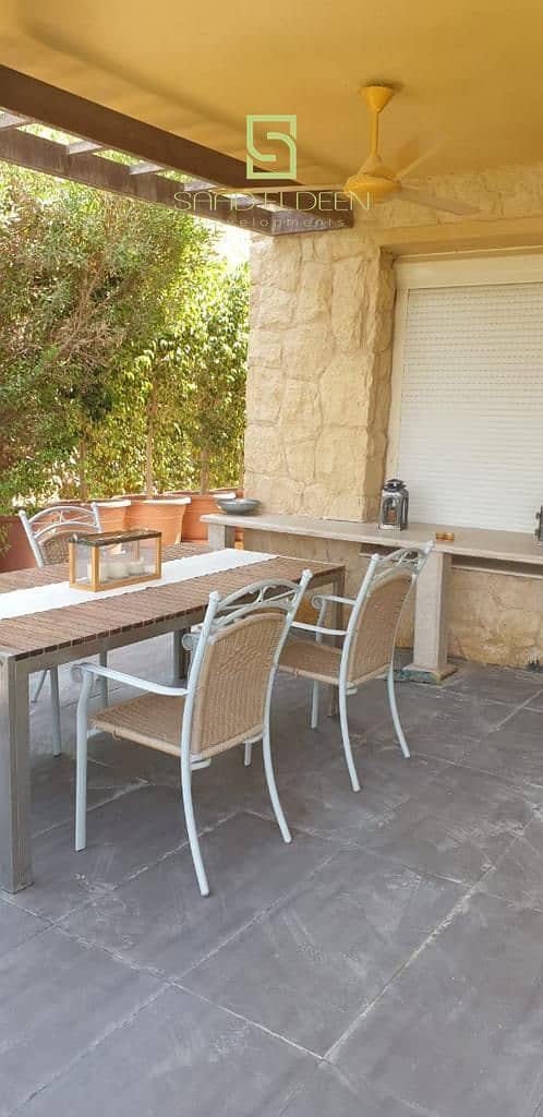 6 72e82a98-e3c2-4a10-b9d6-5c88b26efd55. jpg