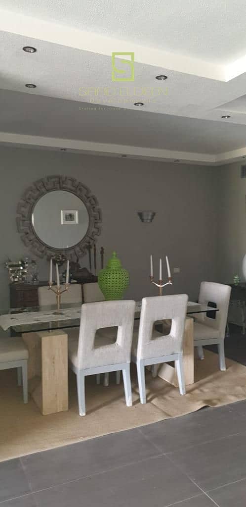 11 cb9305c4-5860-4f97-bae8-2e81d70d5aa9. jpg