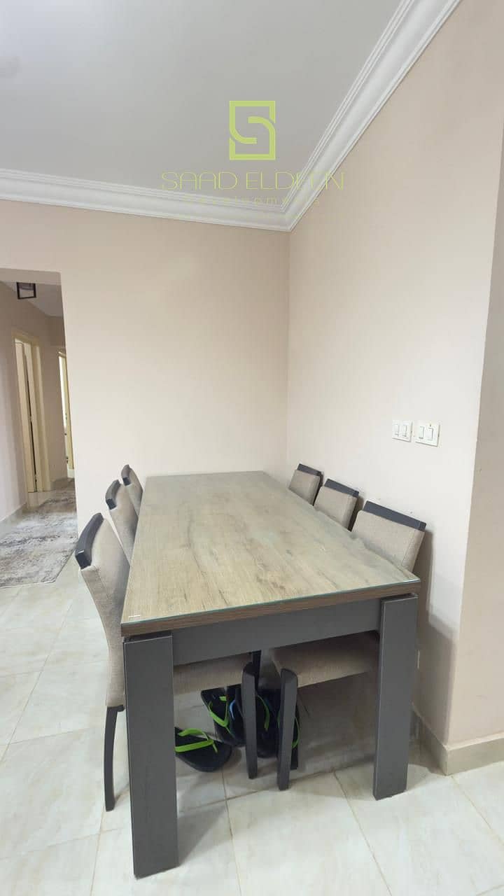 5 8b81103d-5c63-47a6-a9db-1b9803bb913a. jpg