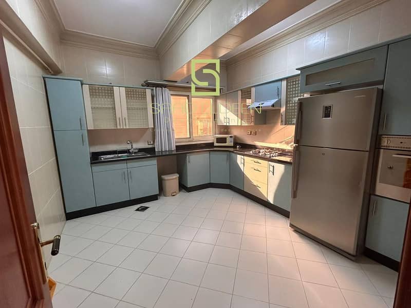 3 05a3435f-03e4-44f0-b173-00912e38e1e3. jpg