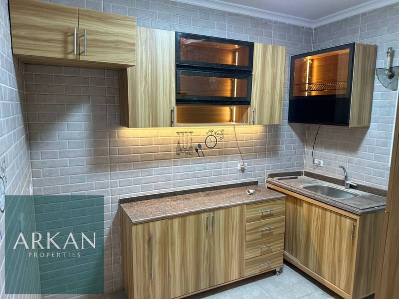 5 93c396f9-a85b-4463-a58e-a8f7a7e44d74. jpg