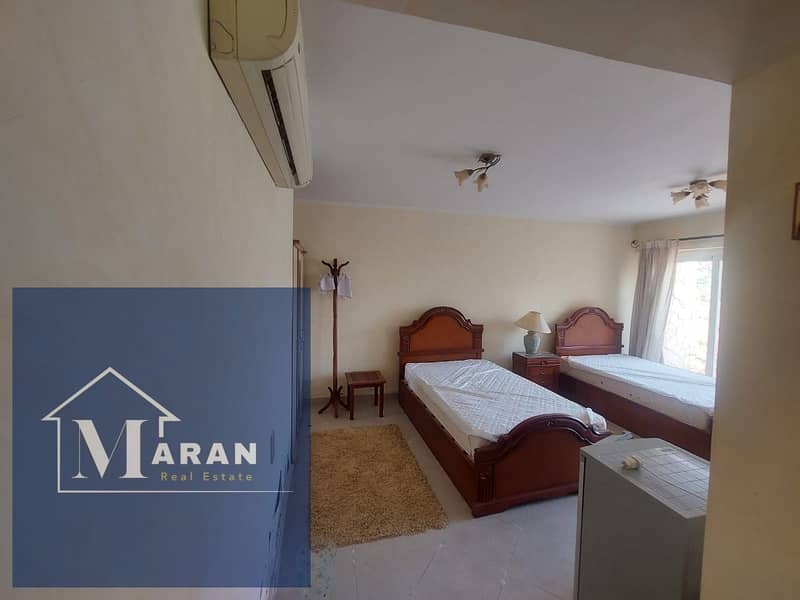 10 65829c42-b662-492b-819d-6d24a6b7b512. jpg