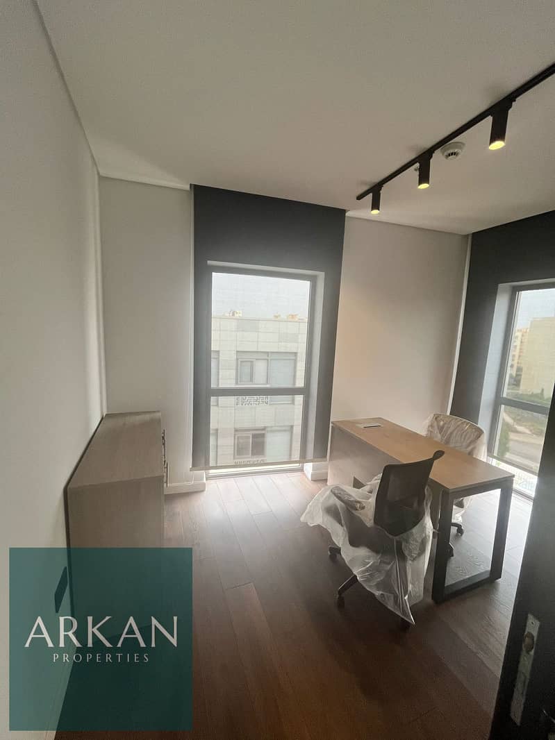 3 37cdd002-9dc6-4a8c-9287-c17f8e04744e. jpg