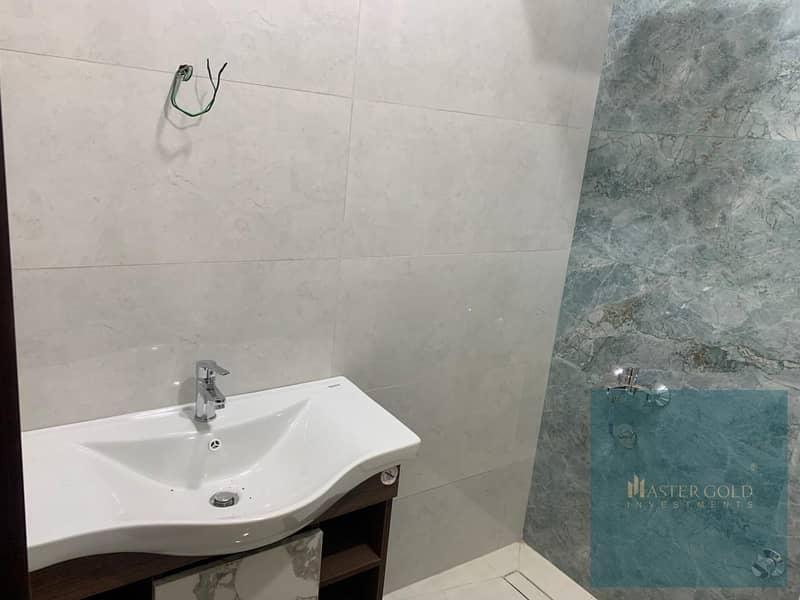 4 WhatsApp Image 2025-12-02 at 14.18. 51. jpeg