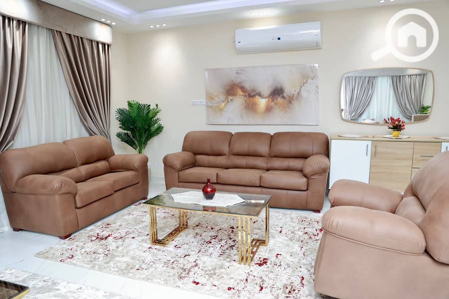 11 81dfaf73-93c3-4e9d-98d6-804ca3c3f46b. jpeg