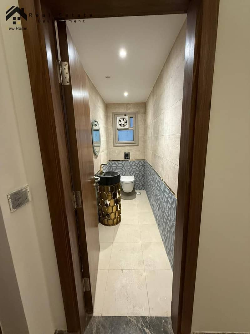 5 WhatsApp Image 2025-12-02 at 08.40. 27_15340f8c. jpg