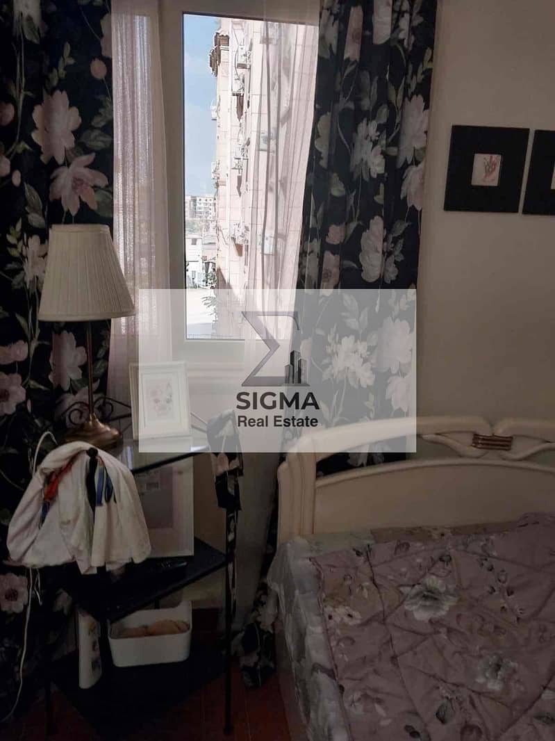 8 ed5f85ad-f000-47e8-9953-edfc2e6e3dde. jpg