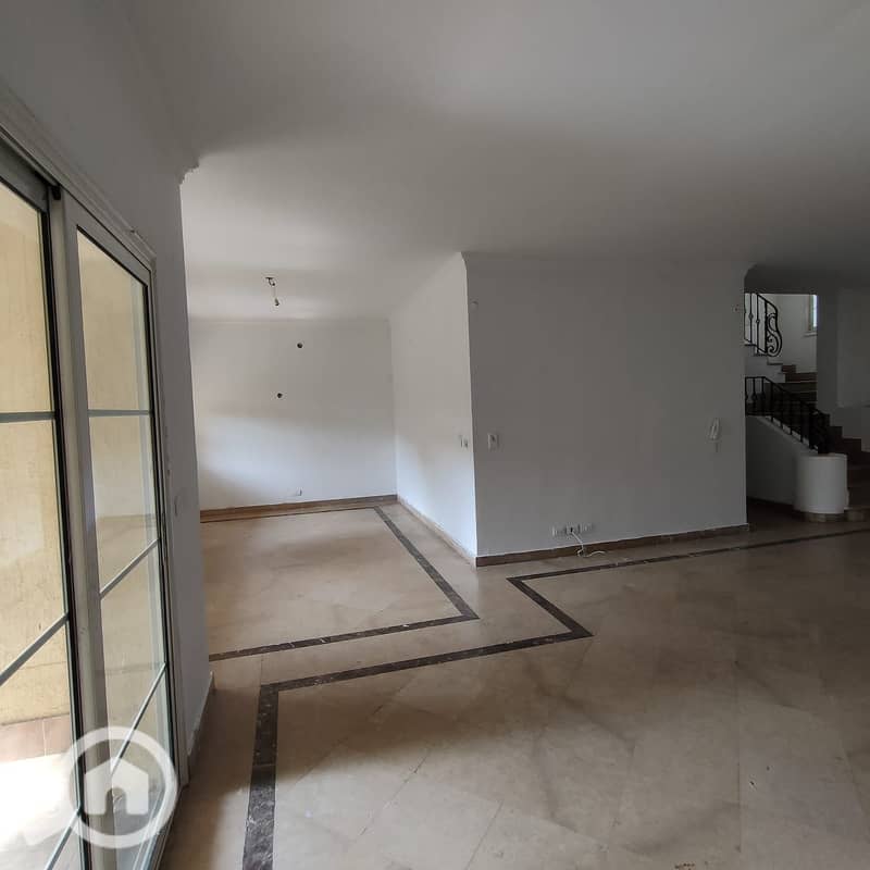 12 ca767562-8800-4491-8f70-b3abedbeb684. jpg