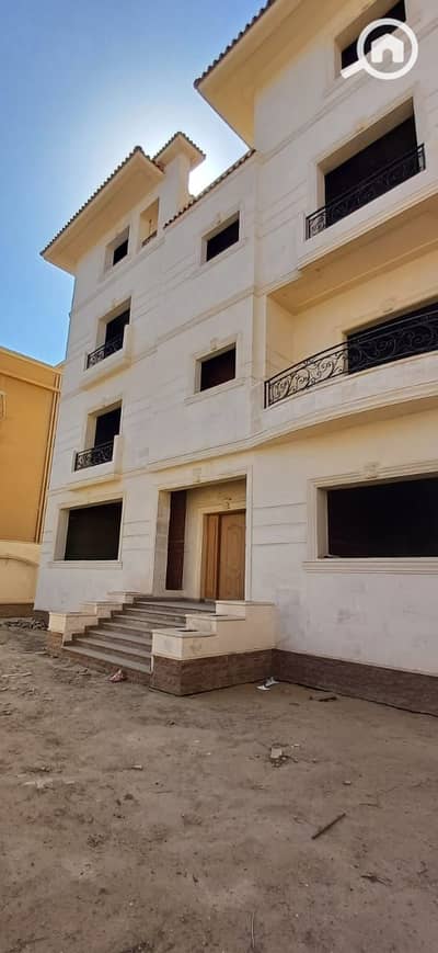 4 Bedroom Villa for Sale in 6th of October, Giza - فيلا. jpg