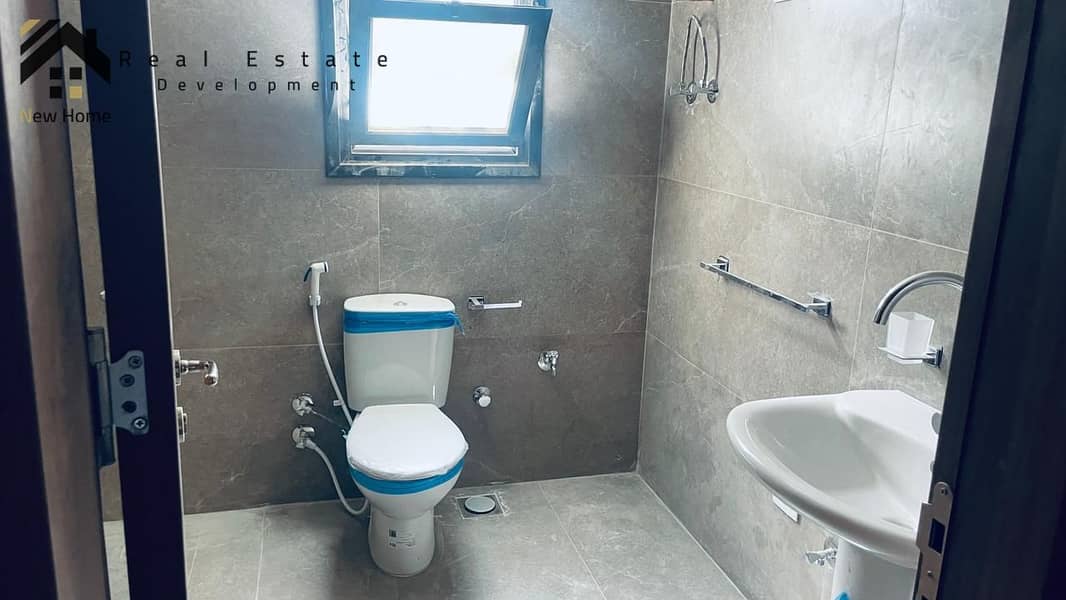 8 83d76e0a-0bdb-4293-843e-b14aa7e56e72. jpg