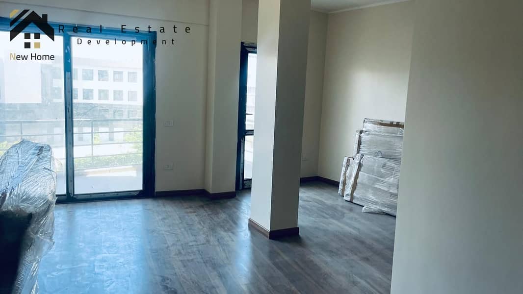 9 157e69a3-5371-4972-9673-b6e7d66e6694. jpg