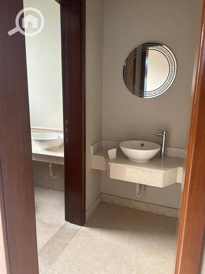 2 WhatsApp Image 2025-04-28 at 17.36. 31_c685fea6. jpg