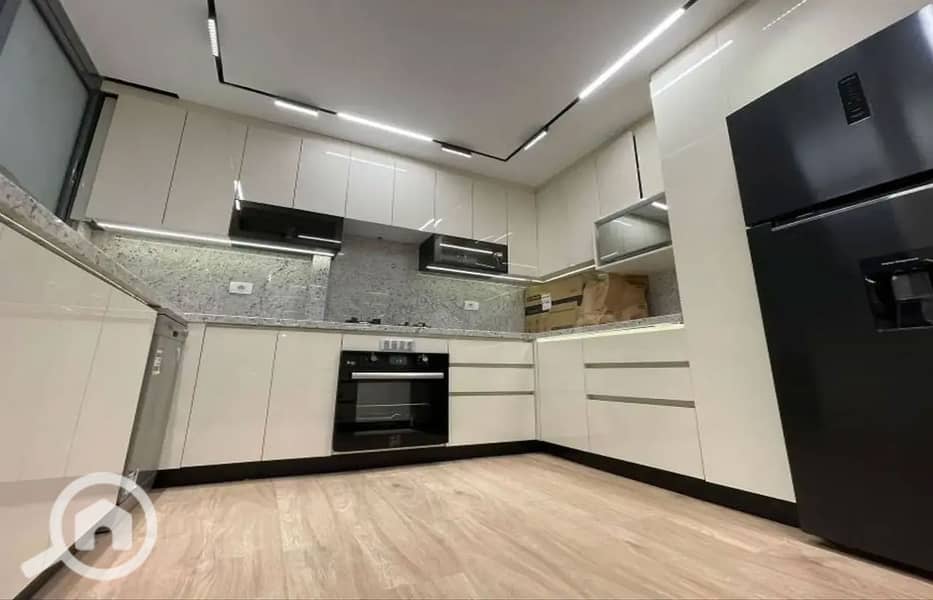 7 8183076-f2422o_1400x900. jpg