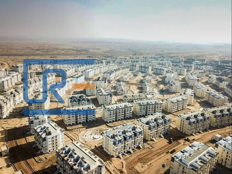 18 Units for sale in Mountain View Hyde Park compound. jpg