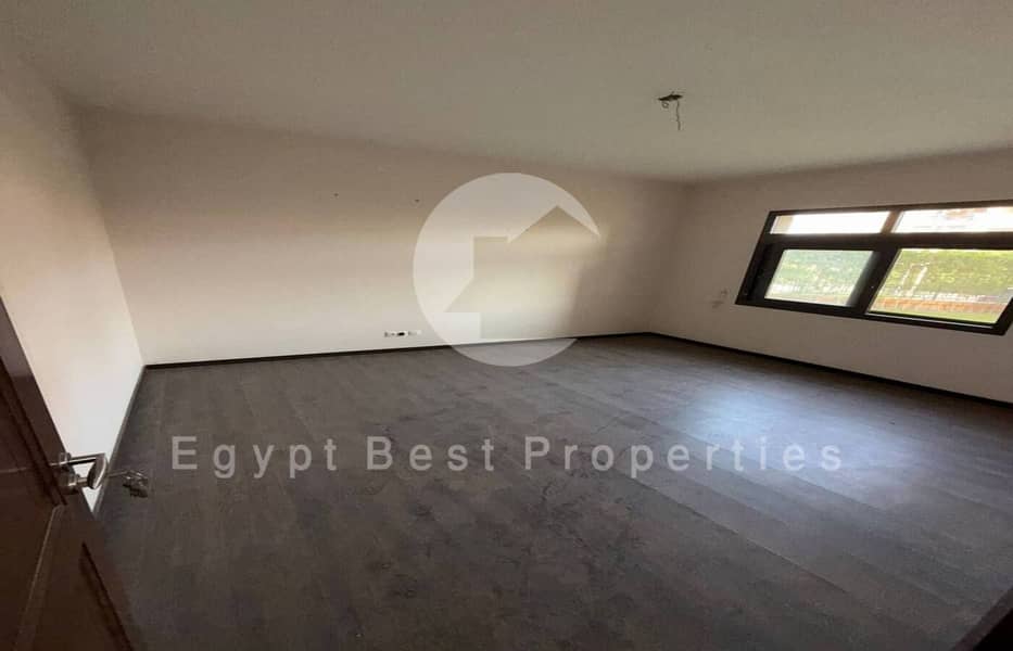 3 photo_5866374480060419133_y. jpg