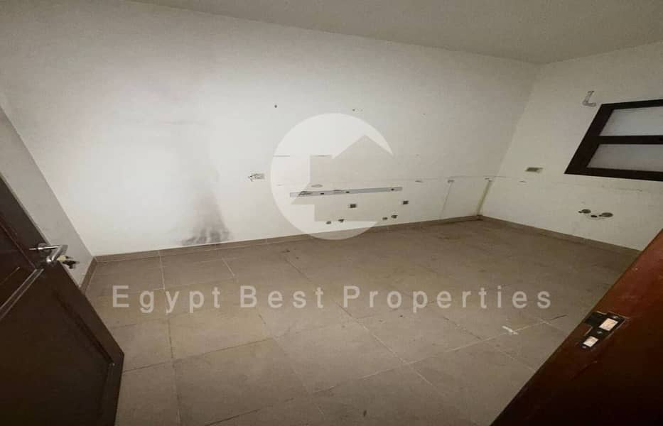 4 photo_5866374480060419130_y. jpg