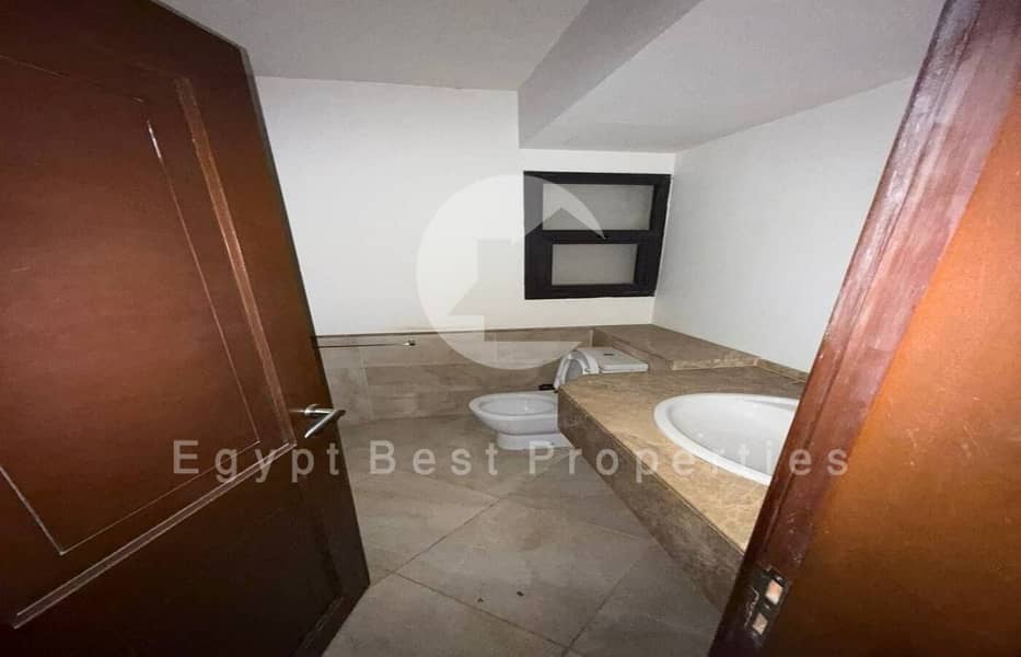 8 photo_5866374480060419135_y. jpg