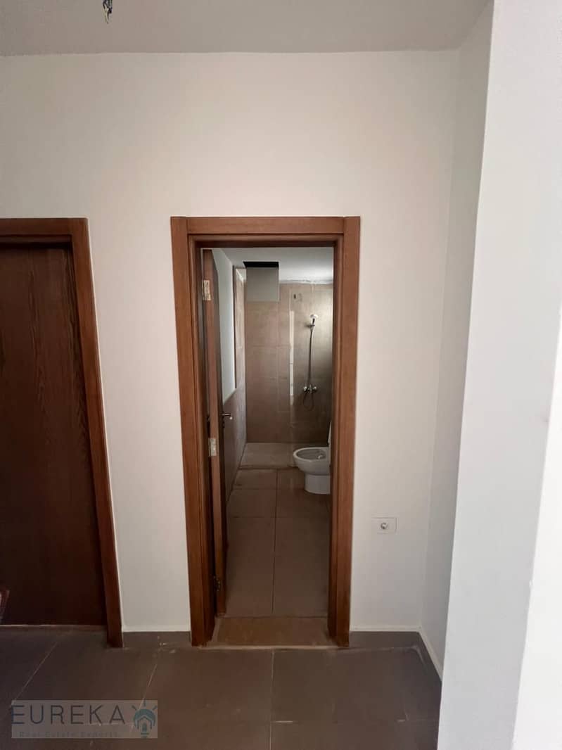 4 PHOTO-2025-12-01-14-23-41 (2). jpg