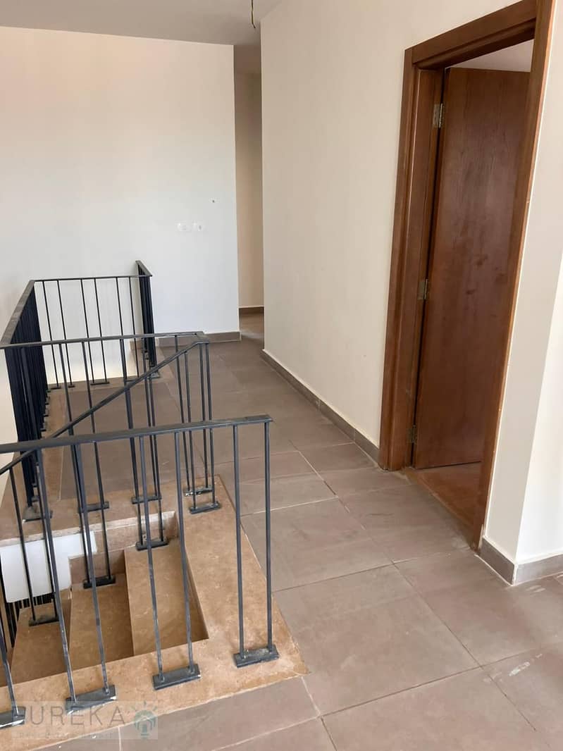 7 PHOTO-2025-12-01-14-23-42 (7). jpg