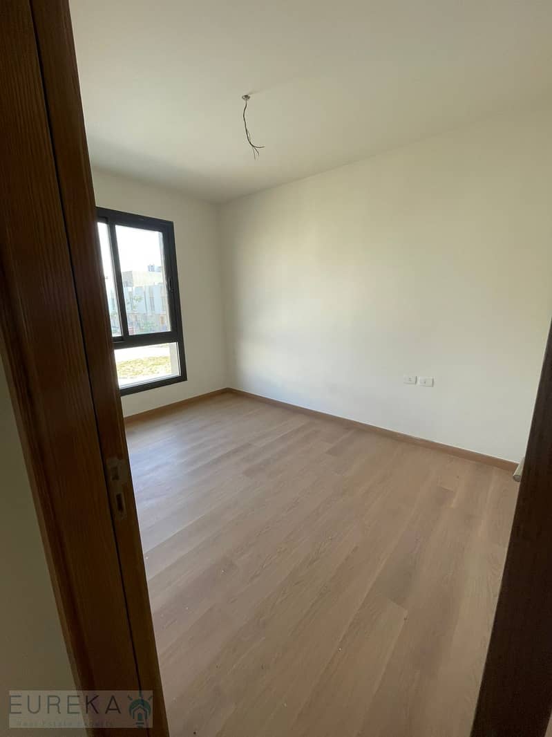 11 PHOTO-2025-12-01-14-23-43 (11). jpg