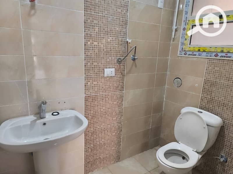 8 c68c80b4-01df-4b19-a2c5-651599b2b041. jpg