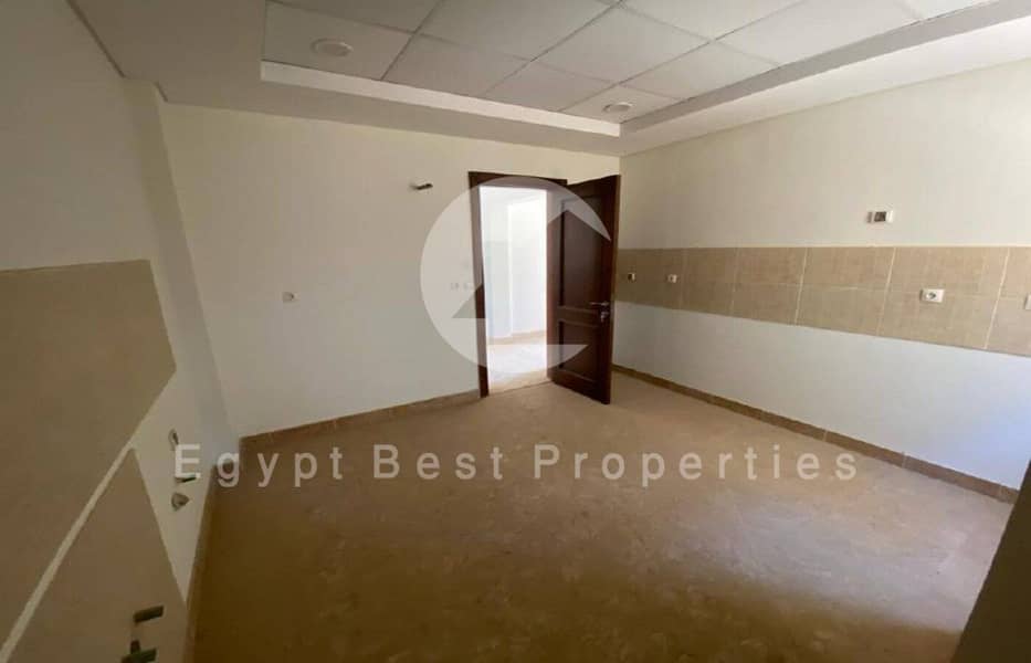 8 photo_5866374480060419088_x. jpg