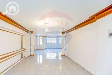 فلیٹ 3 غرف نوم للبيع في سموحة، الإسكندرية - 1. jpg